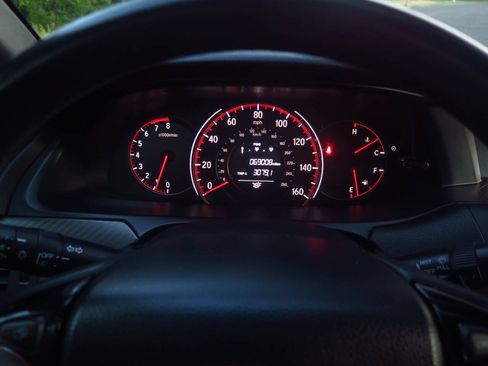 Used 2017 Honda Accord Sport image 9