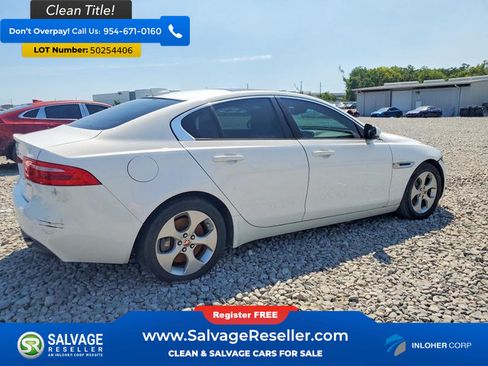 Used 2017 Jaguar XE RWD image 4