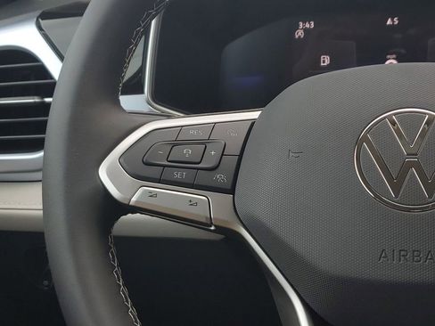 New 2026 Volkswagen Taos SE FWD image 20