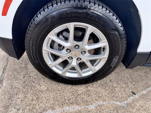 Used 2024 Chevrolet Equinox LT image 10