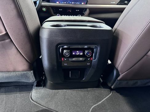 Certified 2025 Chevrolet Tahoe High Country AWD/4WD image 31