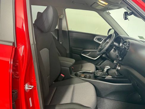 Used 2025 Kia Soul S FWD image 34