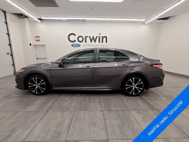 Used 2020 Toyota Camry SE FWD image 2