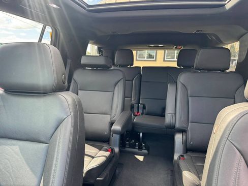 Used 2022 Chevrolet Tahoe LT w/ Luxury Package AWD/4WD image 15