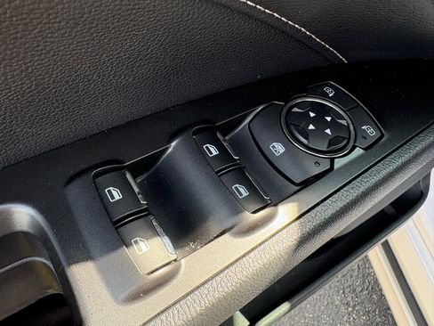 Used 2019 Ford Fusion Titanium image 8