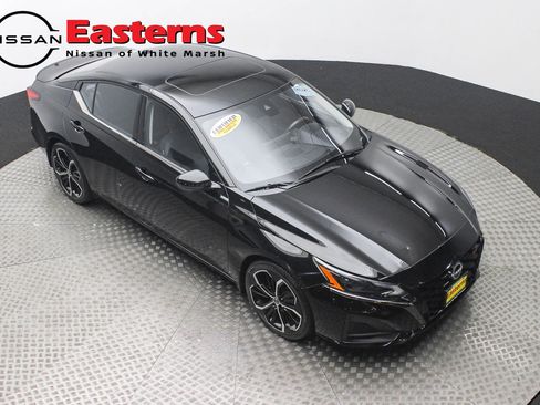 Used 2023 Nissan Altima 2.5 SR w/ SR Premium Package image 6