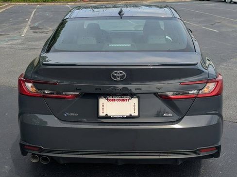 Used 2025 Toyota Camry SE w/ Convenience Package FWD image 6