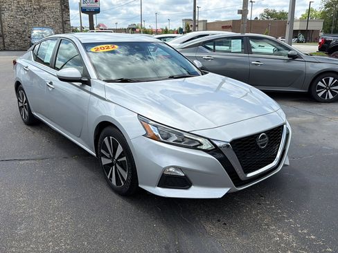 Used 2022 Nissan Altima 2.5 SV FWD image 1