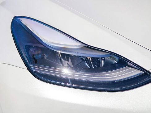 Used 2024 Tesla Model Y Performance image 10