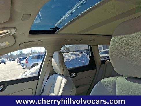 Certified 2023 Volvo XC60 B5 Plus w/ Climate Package image 15