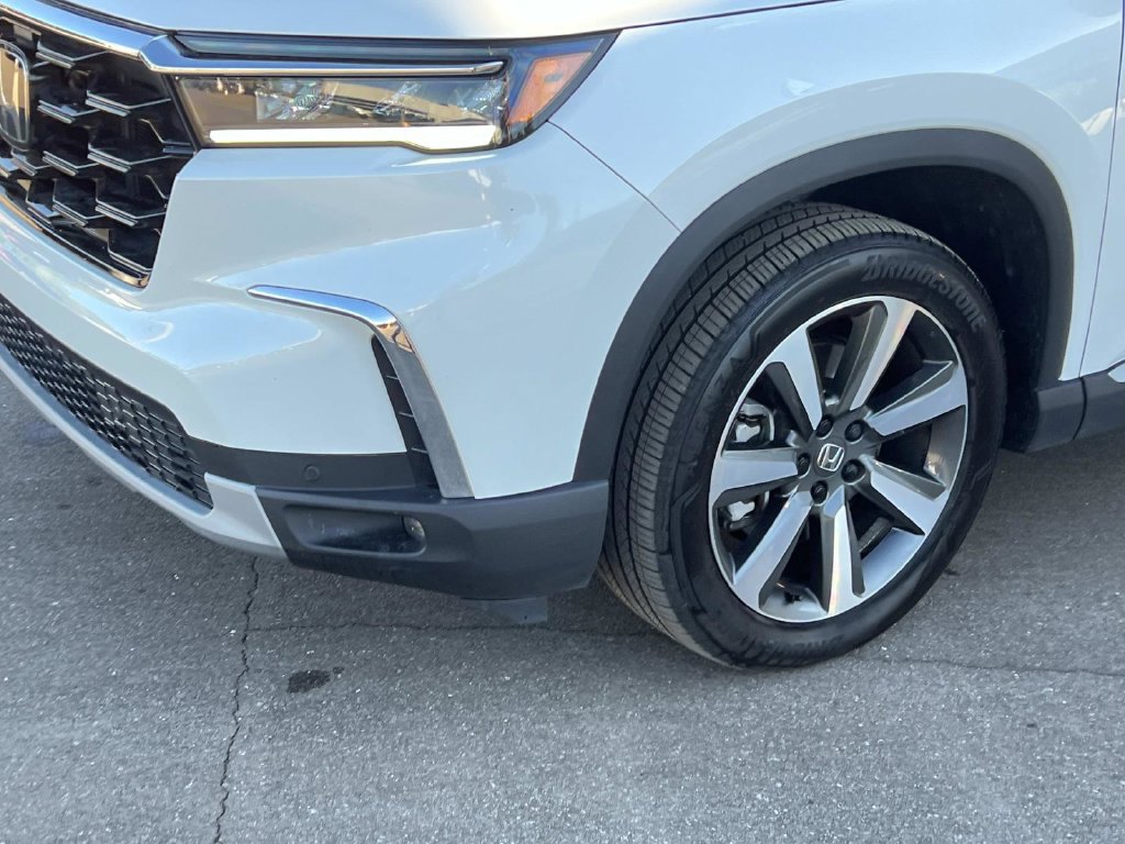 Used 2023 Honda Pilot Touring image 10