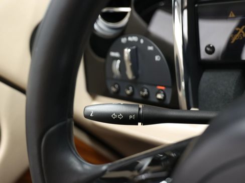 Used 2014 Rolls-Royce Wraith RWD image 37