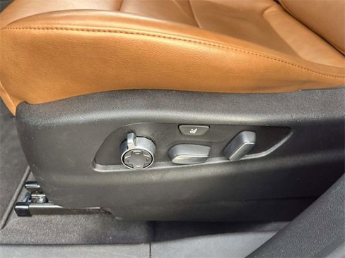 Used 2021 Cadillac XT4 Premium Luxury image 21