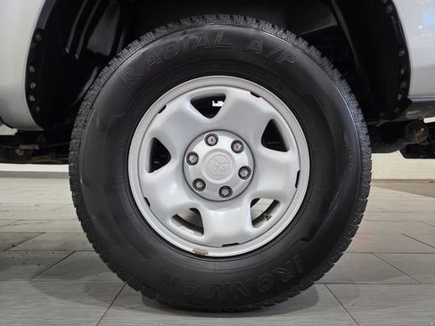 Used 2022 Toyota Tacoma SR AWD/4WD image 23