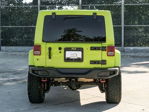 Used 2017 Jeep Wrangler Unlimited Rubicon image 9