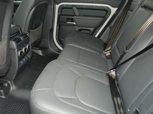 New 2026 Land Rover Defender 110 X-Dynamic SE image 5