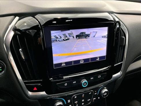 Used 2023 Chevrolet Traverse LT FWD image 23