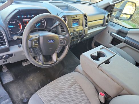 Used 2017 Ford F250 XLT w/ XLT Value Package image 12