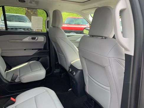 New 2026 Ford Explorer Active w/ Active Comfort Package AWD/4WD image 12