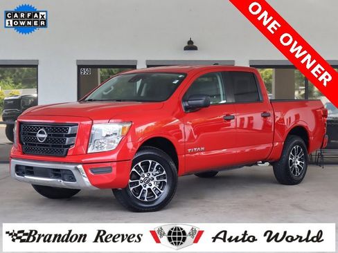 Used 2023 Nissan Titan SV image 1