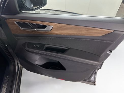 Used 2025 Volkswagen Atlas SE FWD image 32