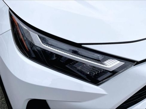 Certified 2024 Toyota RAV4 LE image 28