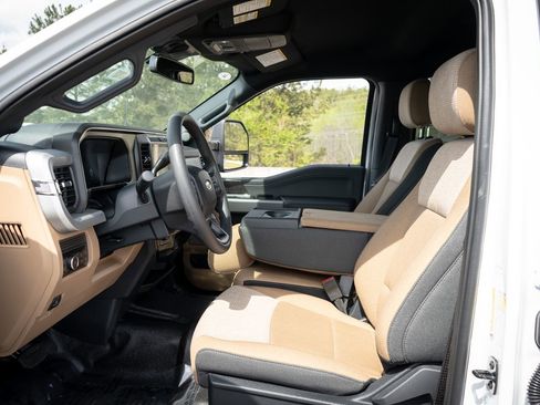 New 2026 Ford F350 XLT w/ XLT Premium Package AWD/4WD image 14
