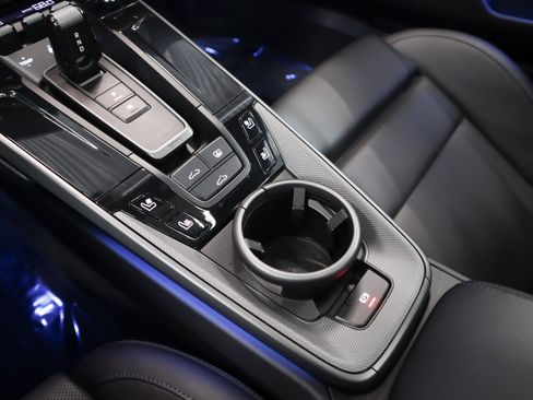 Used 2025 Porsche 911 Carrera image 23