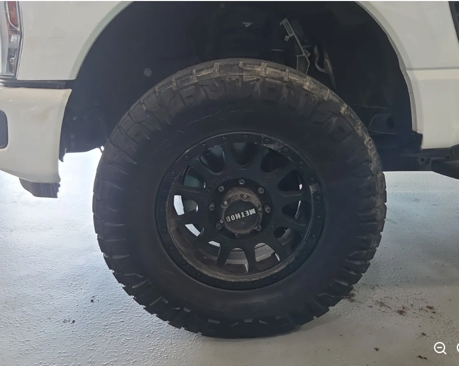 Used 2024 Ford F250 Lariat w/ Tremor Off-Road Package AWD/4WD image 2