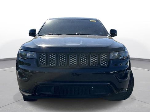 Used 2022 Jeep Grand Cherokee Laredo X image 3