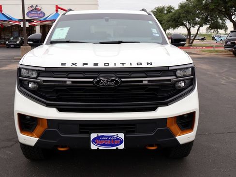 Used 2025 Ford Expedition Tremor AWD/4WD image 11