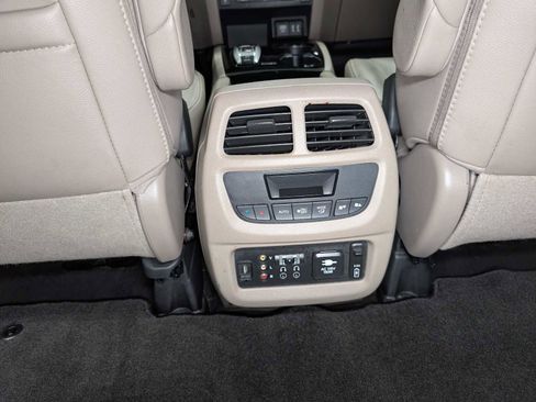 Used 2016 Honda Pilot Touring image 22