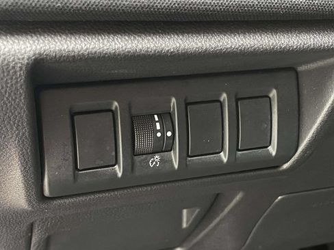 Certified 2025 Subaru Outback Premium AWD/4WD image 9