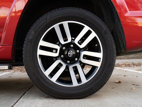 Used 2016 Toyota 4Runner Limited image 15