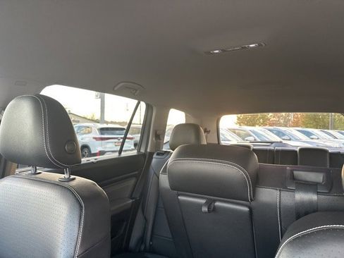Used 2022 Volkswagen Atlas SE image 30