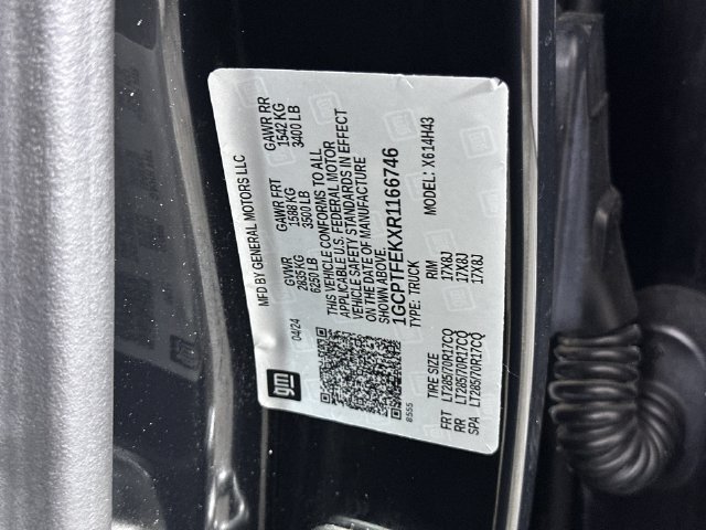 Used 2024 Chevrolet Colorado ZR2 w/ ZR2 Convenience Package III AWD/4WD image 35