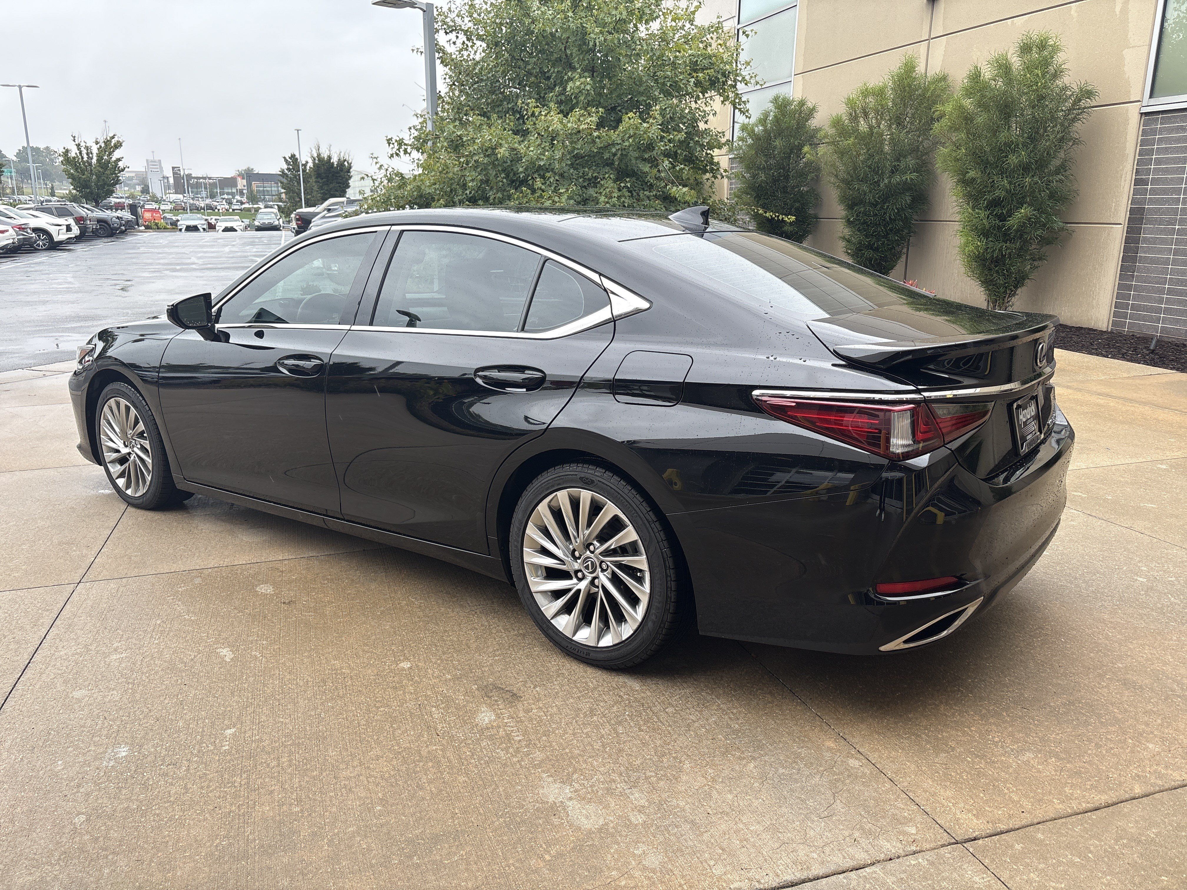 Used 2023 Lexus ES 350 w/ Accessory Package (Z2) FWD image 27