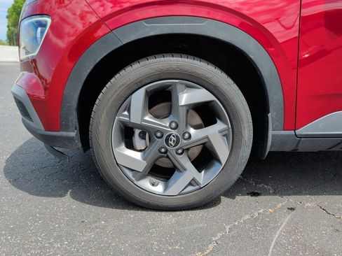 Certified 2025 Hyundai Venue Limited FWD image 27