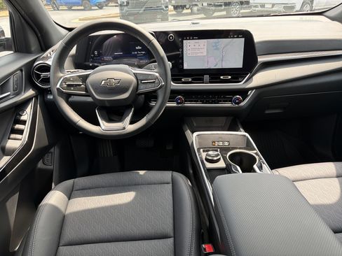 New 2026 Chevrolet Equinox LT w/ Convenience Package II AWD/4WD image 23