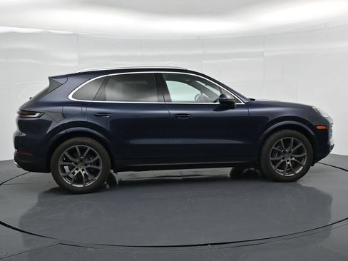 Certified 2024 Porsche Cayenne AWD/4WD image 8