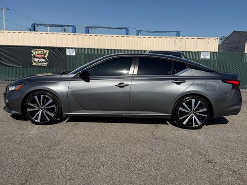 Used 2020 Nissan Altima 2.0 SR FWD image 10