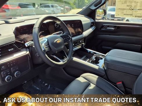 New 2025 Chevrolet Suburban Premier image 3