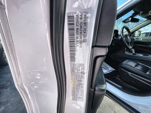 Used 2022 Jeep Grand Cherokee Limited w/ Trailer Tow Group IV image 34