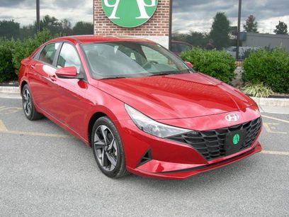 Used 2023 Hyundai Elantra SEL w/ Convenience Package