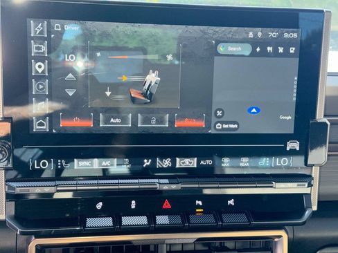 Used 2025 GMC Hummer EV 3X AWD/4WD image 25