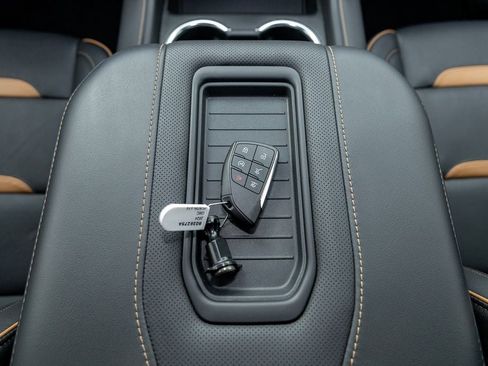 Used 2024 GMC Yukon AT4 w/ AT4 Premium Package image 43