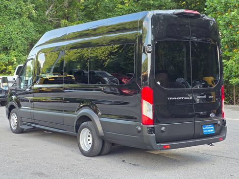Used 2024 Ford Transit 350 XLT RWD image 4