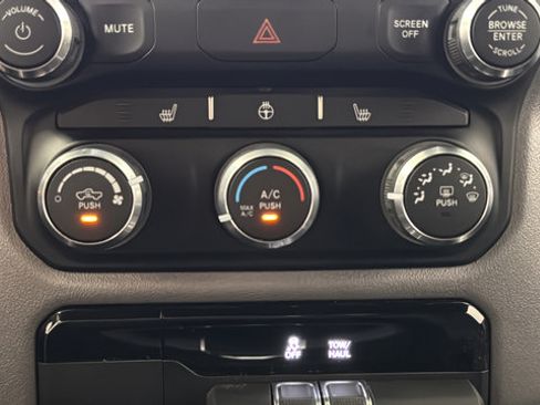 Used 2023 RAM 1500 Big Horn AWD/4WD image 17