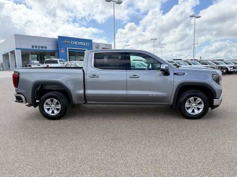 New 2026 GMC Sierra 1500 SLE image 10