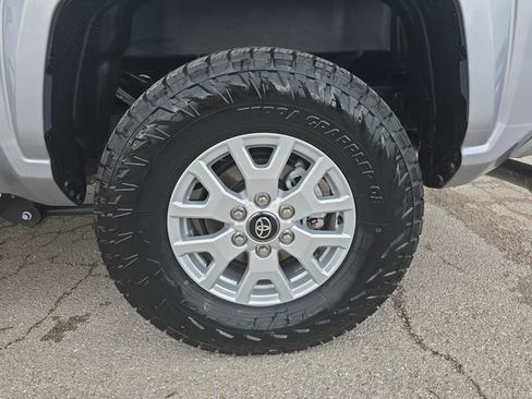 Used 2025 Toyota Tacoma SR5 image 32